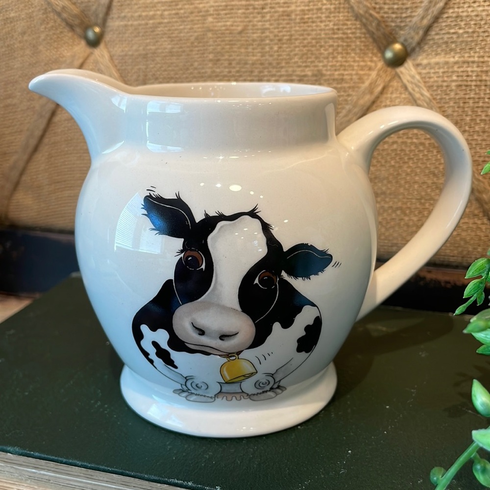 Arthur Wood creamer